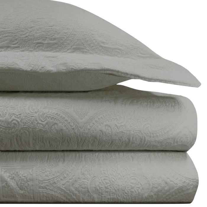 Medallion Matelassé Coverlet Set Coverlet