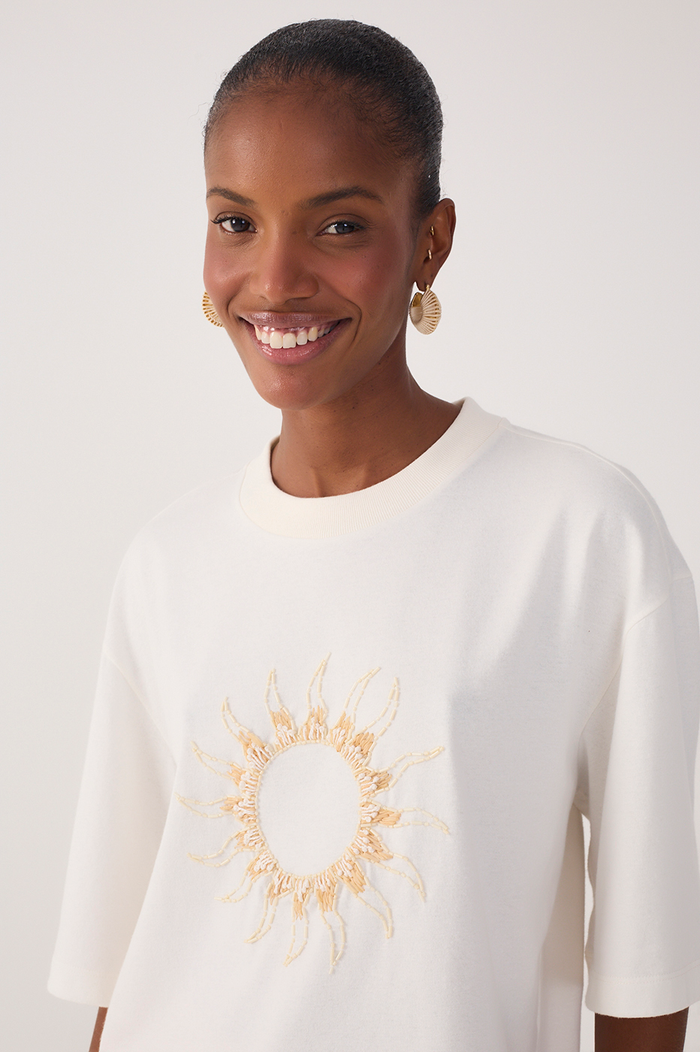 Off-White Embroidered Sun T-shirt_3